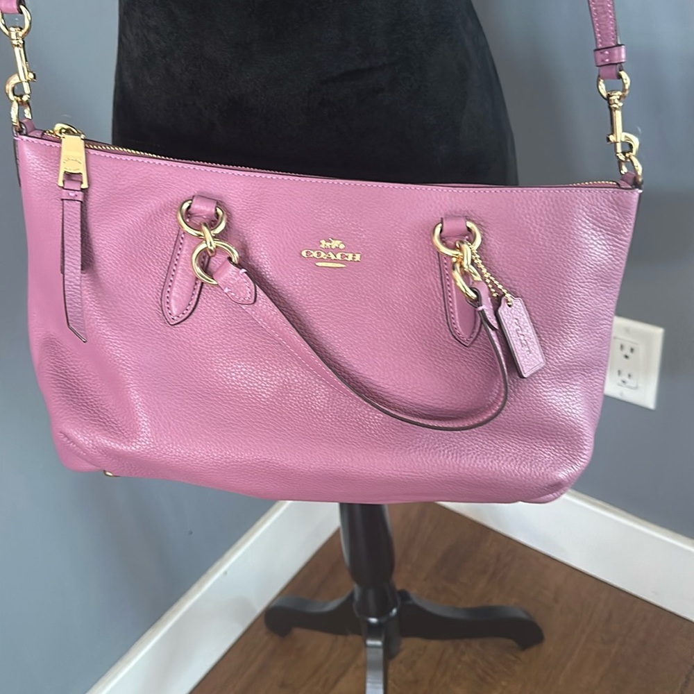 Coach NWT F 30565  purple/ pink